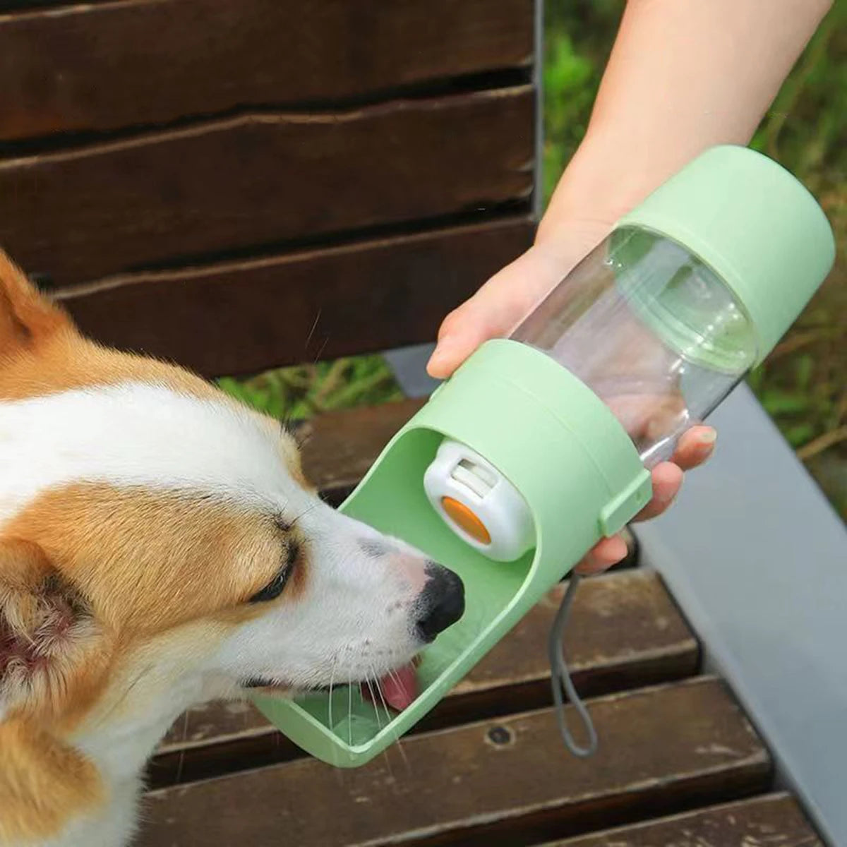 Botella Portátil de Agua y Comida para Perros y Gatos